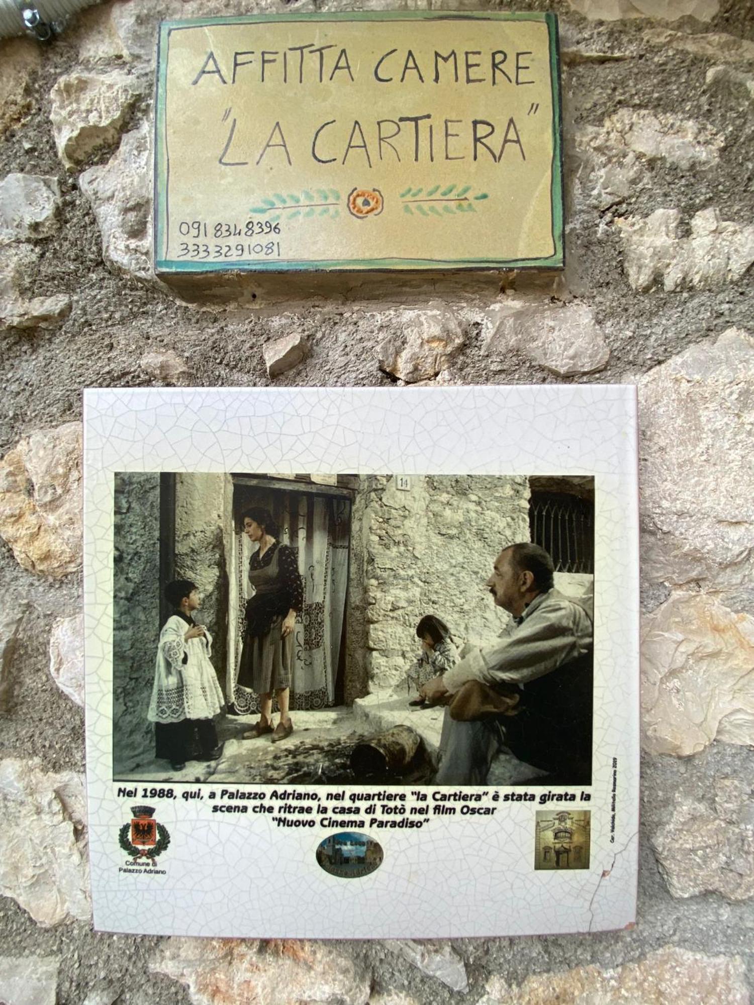 Affittacamere La Cartiera Palazzo Adriano Eksteriør billede